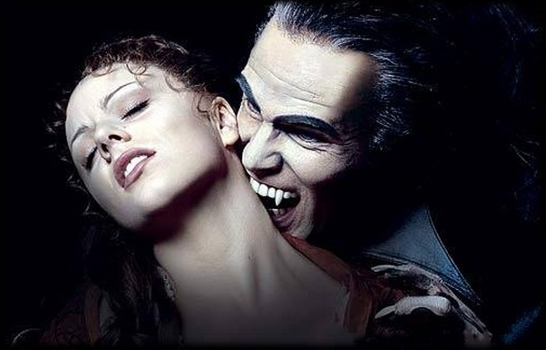 Файл:Вампир и девушка.jpg