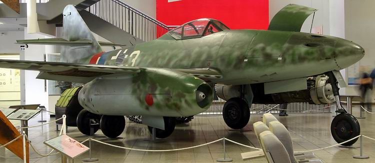 Файл:Messerschmitt Me 262.jpg