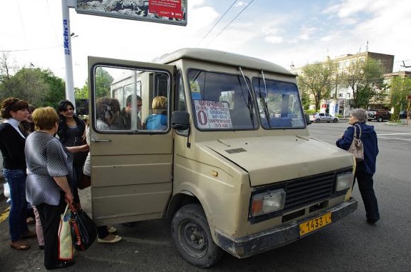 Файл:Ереван-маршрутка-нулевая.jpg
