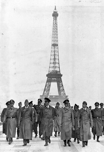 Файл:Hitler in Paris.jpg