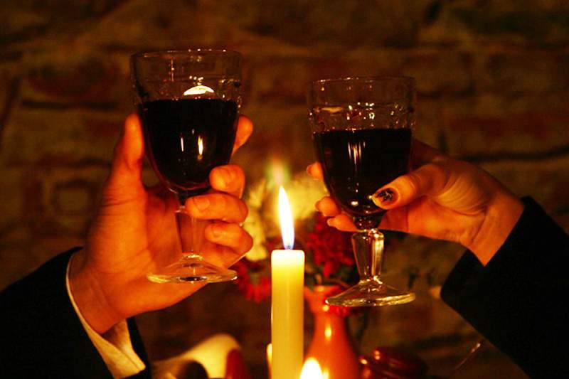 Файл:Вино и свечи.jpg