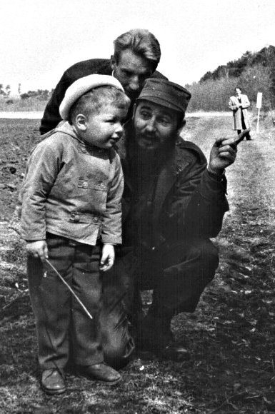 Файл:Fidel kastro and gergiev.jpg