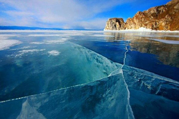 Файл:Замерзший Байкал.jpg