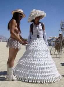 Файл:Свадебное платье из вилок.jpg
