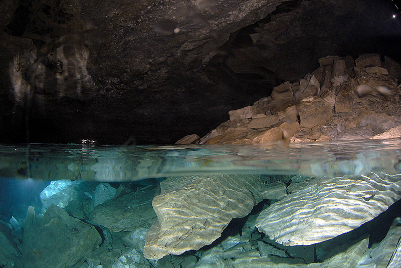 Файл:Пещера с водой.jpg