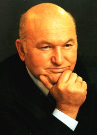 Файл:Luzhkov parad.jpg