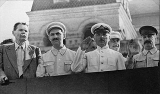 Файл:Горький, Каганович, Ворошилов и Сталин.jpg