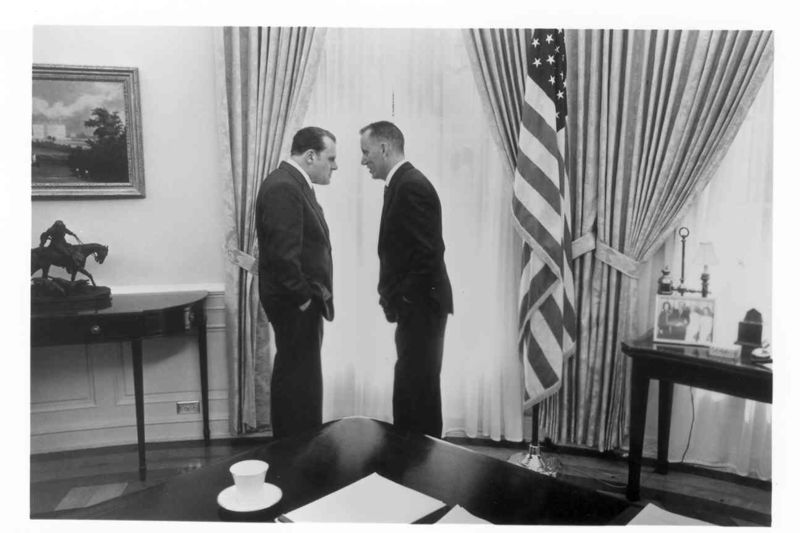 Файл:Nixon and Haldeman 2.jpg
