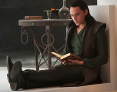 Loki s knigoy.jpg