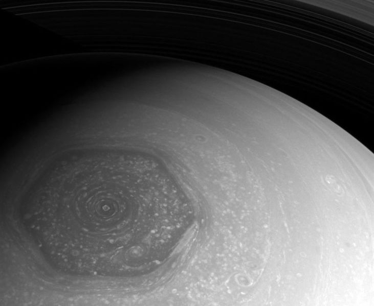 Файл:Сатурн-шестигранник-полюс.jpeg