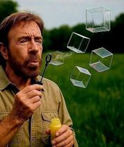 30.8.2025: Давление Чака Норриса доминирует над атмосферным настолько, что ему позволено надувать квадратные мыльные пузыри.