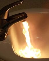 23.1.2019: Огонь в водопроводе очищает от жира лучше порошка.